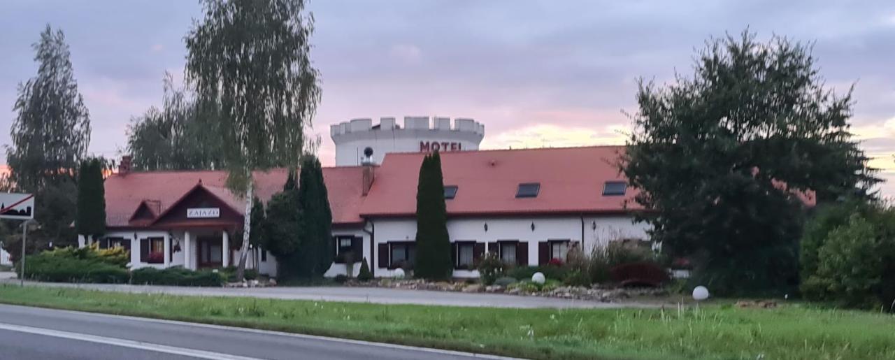Naglowice Motel I Restauracja "Pod Baszta" מראה חיצוני תמונה